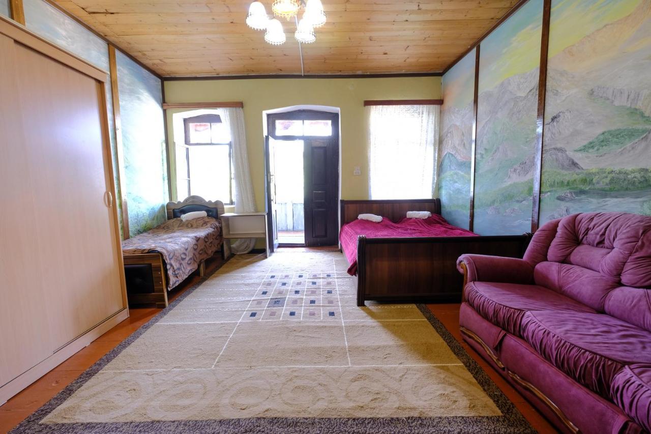 Laila Guest House Mestia Exterior photo
