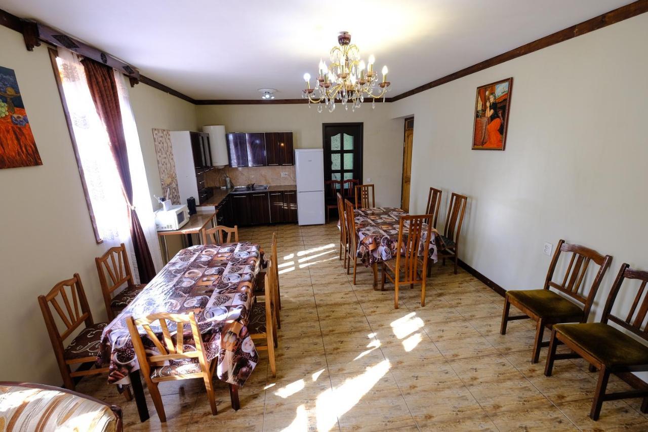 Laila Guest House Mestia Exterior photo